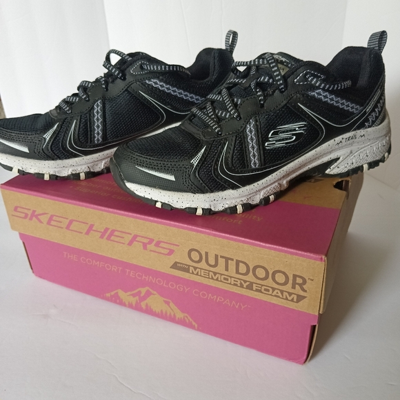 Skechers Black and White Trail Running Sneakers, Women's Size 7.5 - Picture 3 of 9